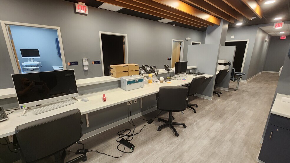 More Photos Of 112-116 N Dixie Hwy, West Palm Beach Medical For Sale