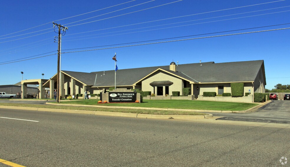 More Photos Of 5005 SE 29th St, Oklahoma City Funeral Home For Sale