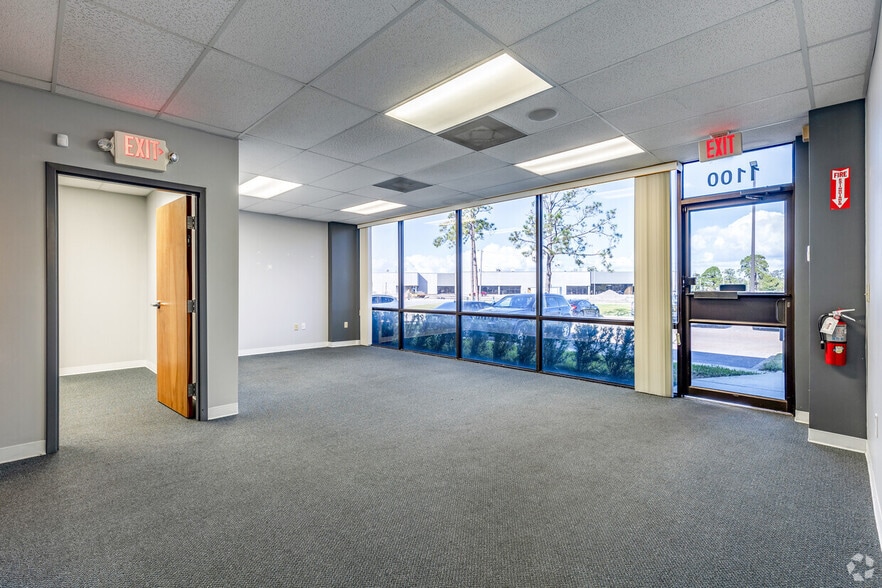 More Photos Of 11001 Roosevelt Blvd, Saint Petersburg Unknown For Lease