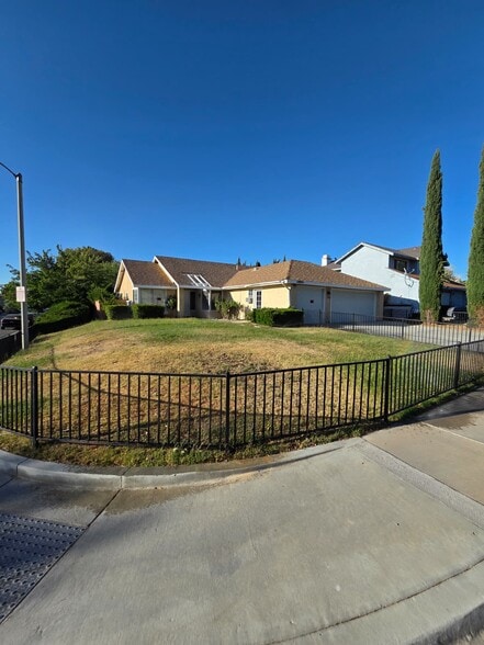 More Photos Of 3833 E Avenue R12, Palmdale Healthcare For Sale