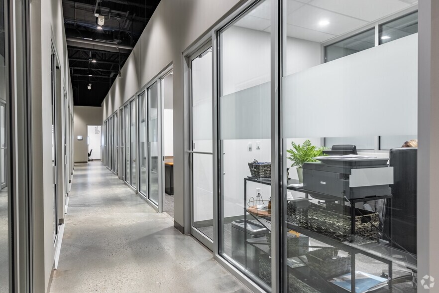 More Photos Of 3535 Peachtree Rd NE, Atlanta Coworking Space