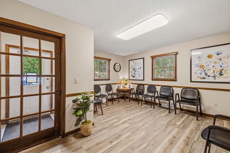 More Photos Of 690 Davison Rd, Lockport Office For Sale