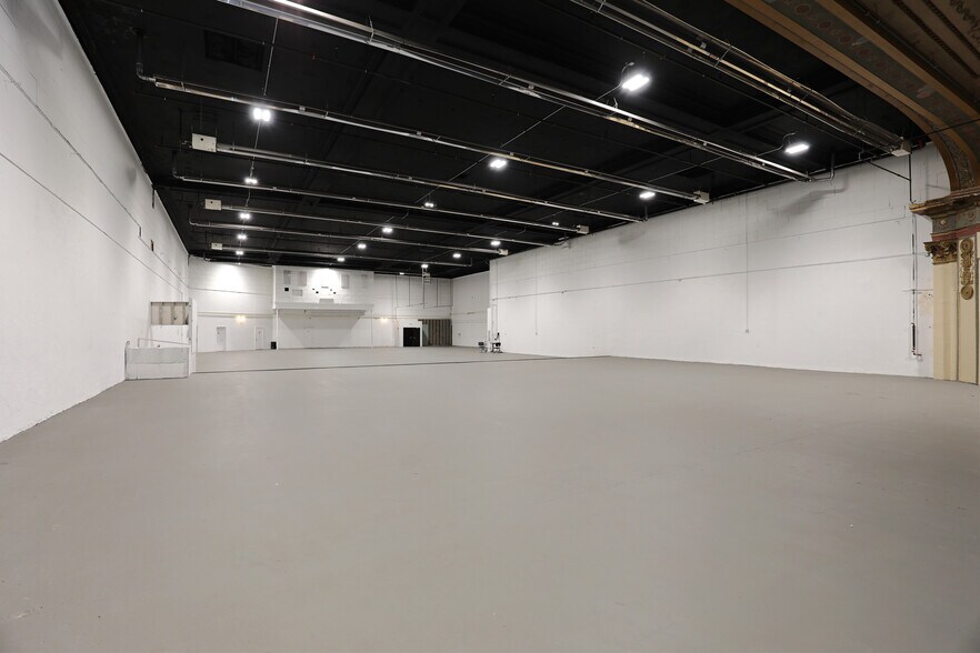 More Photos Of 323 Wall St, Kingston Theater Concert Hall For Lease