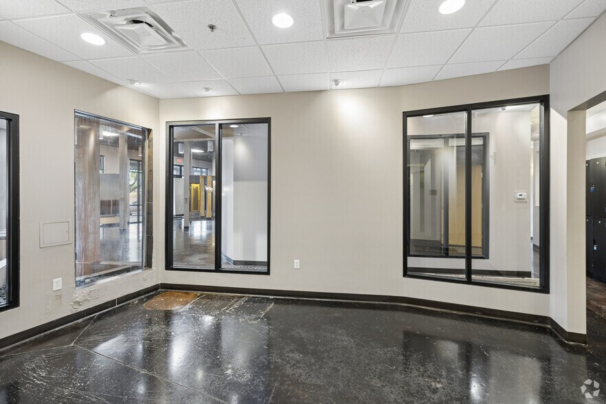More Photos Of 1342 W Warner Rd, Tempe Unknown For Lease