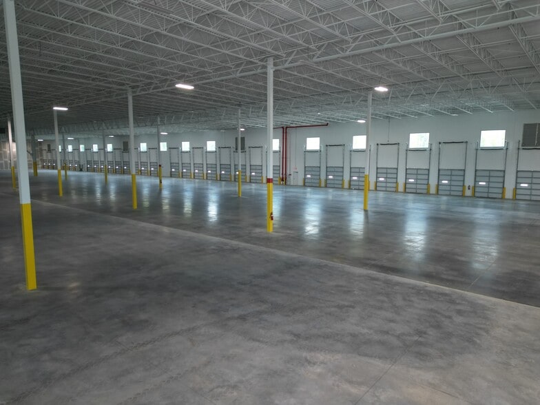 More Photos Of 1 Prosperity Dr, Garden City Unknown For Lease
