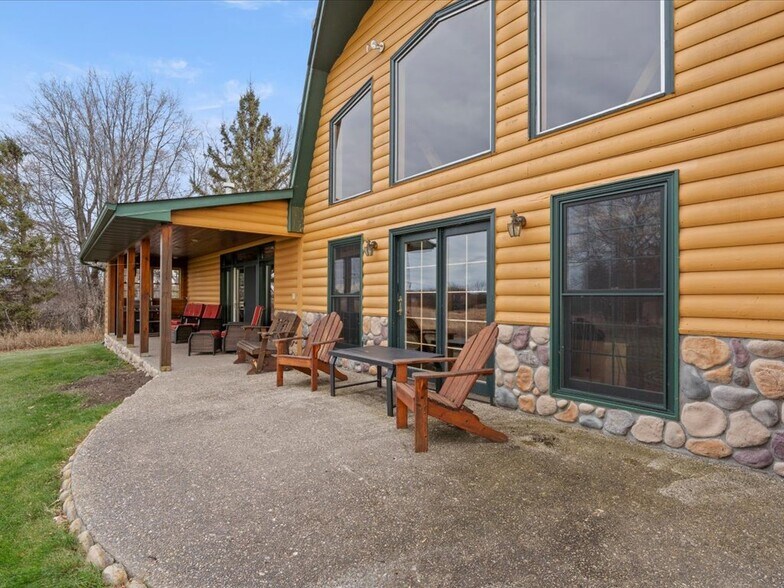 More Photos Of 21998 Lasalle Ave NW, Puposky Specialty For Sale