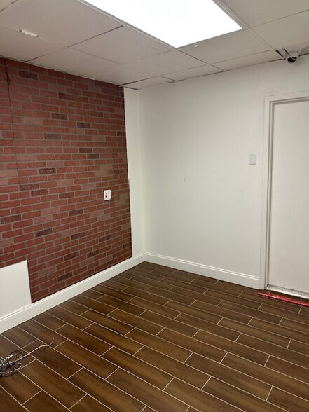 More Photos Of 5120 Manatee Ave, Bradenton Unknown For Lease