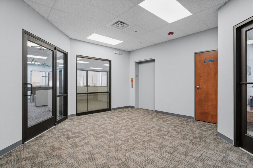 More Photos Of 2920 George Washington Way, Richland Office For Sale