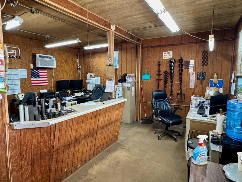 More Photos Of 4200 E 7th Ave, Tampa Light Distribution For Sale