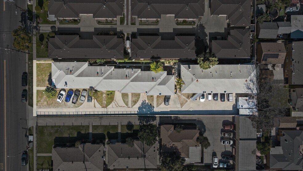 More Photos Of 6800 Wilcox Ave, Bell Apartments For Sale