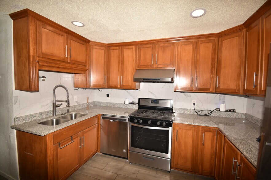 More Photos Of 1804 Texas Ave, El Paso Freestanding For Lease