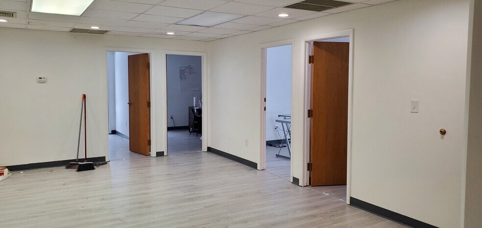 More Photos Of 8600 Sheridan Dr, Buffalo Office Residential For Lease
