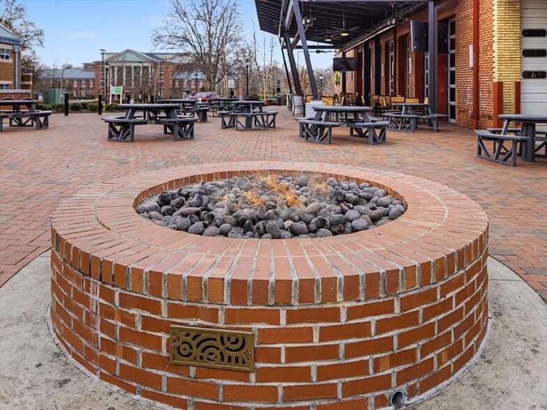 More Photos Of 39 West St, Pittsboro Restaurant For Lease