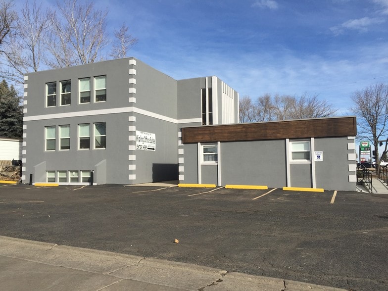 More Photos Of 1901 Kipling St, Lakewood Office For Sale