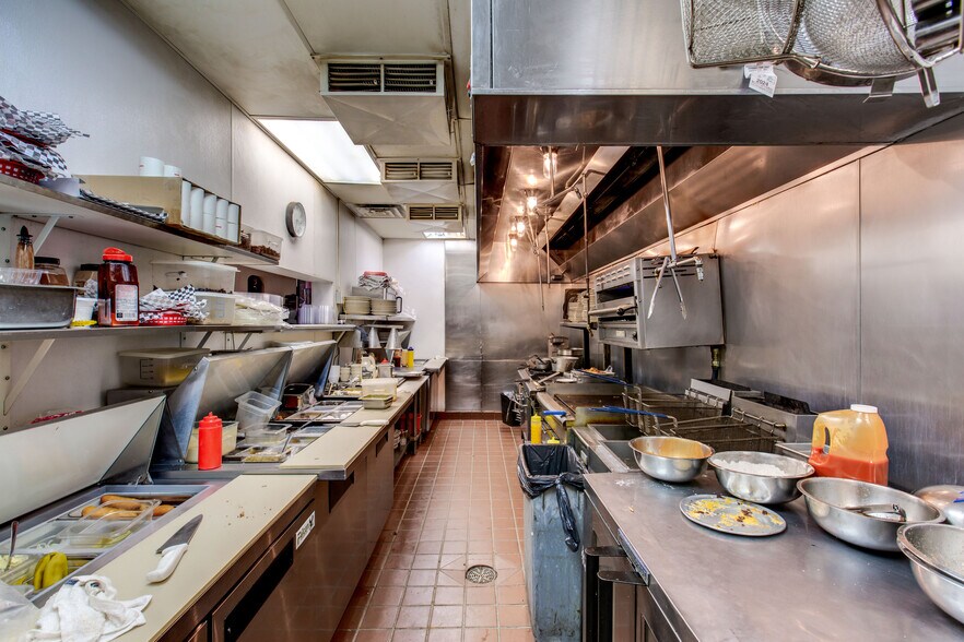 More Photos Of 100 Bennett Ave, Bennett Freestanding For Sale