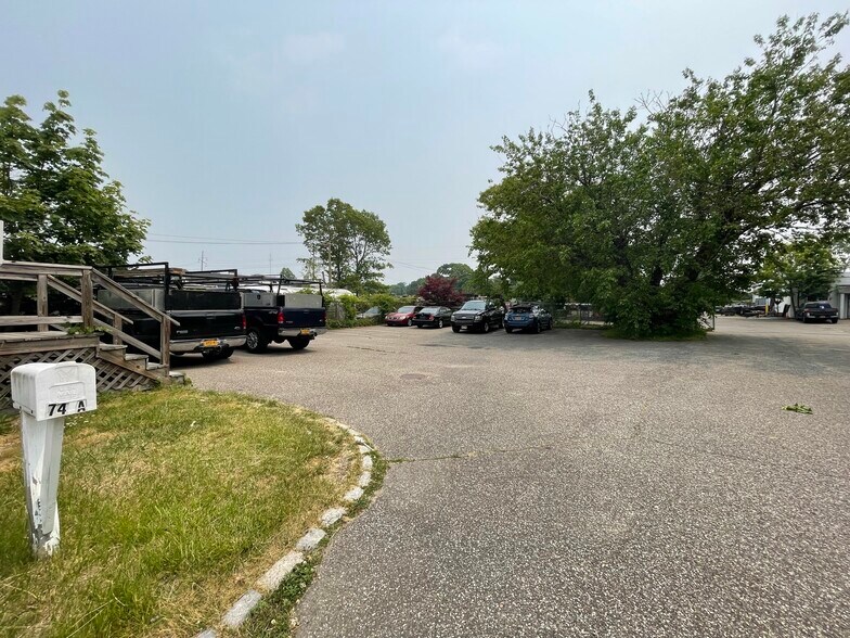 More Photos Of 744-748 Montauk Hwy, Bayport Storefront Retail Residential For Lease
