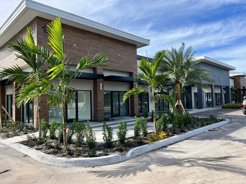 More Photos Of 1224 SW Gatlin Blvd, Port Saint Lucie Unknown For Lease
