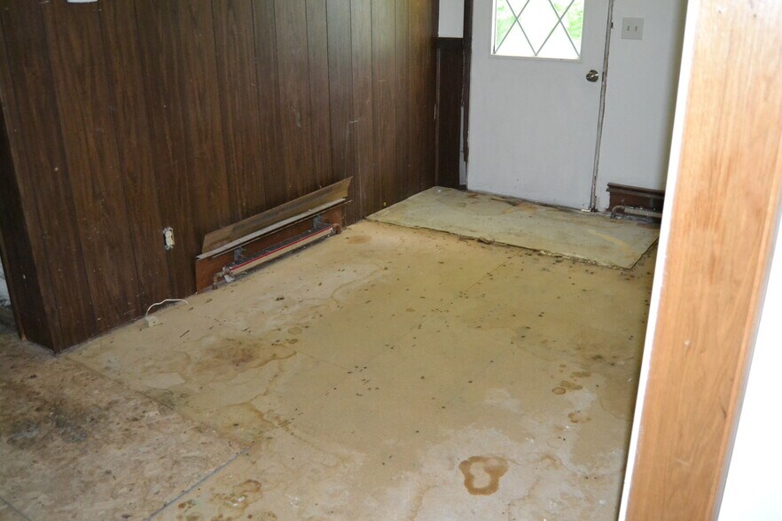 More Photos Of 28 Old Colony Rd, Gaylord Industrial For Sale