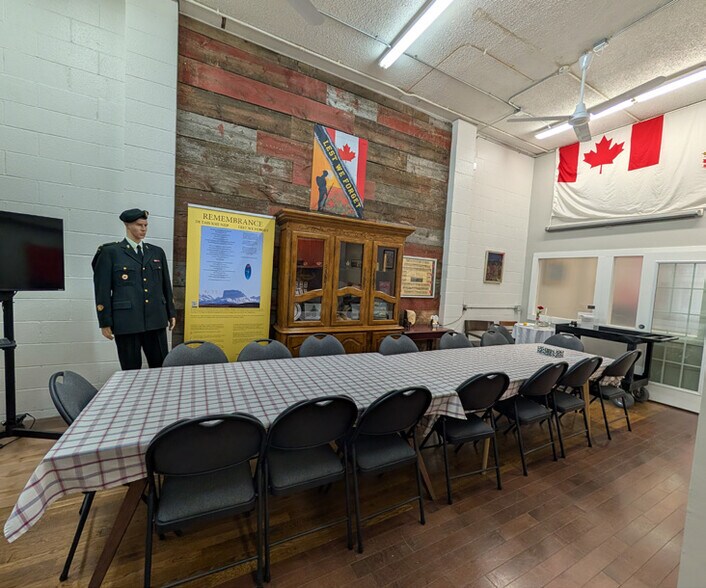 More Photos Of 242 12B St N, Lethbridge Warehouse For Sale