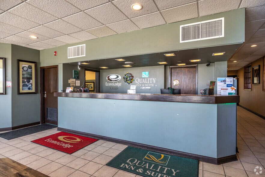 More Photos Of 2306 E Main St, Albert Lea Hospitality For Sale