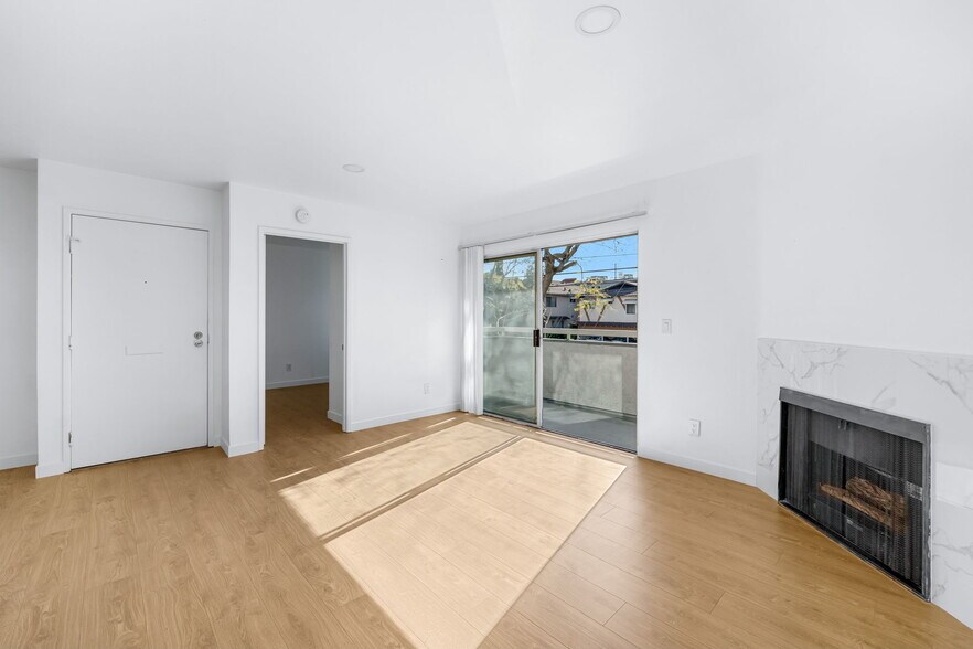 More Photos Of 4406 Cahuenga Blvd, Toluca Lake Apartments For Sale