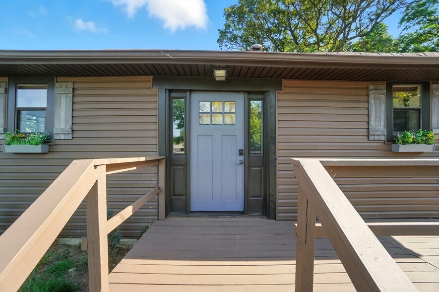 More Photos Of 7826 Columbia Rd, Maineville Office For Sale