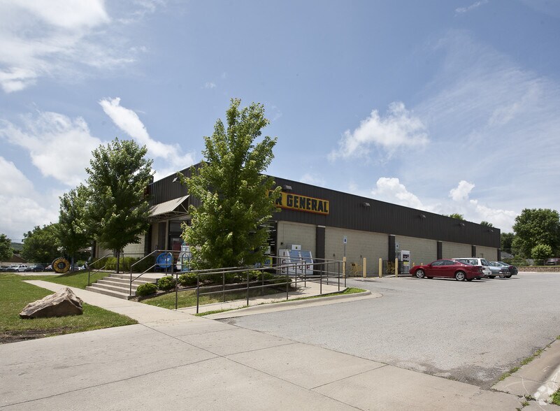 More Photos Of 1221 S School Ave, Fayetteville Storefront For Lease