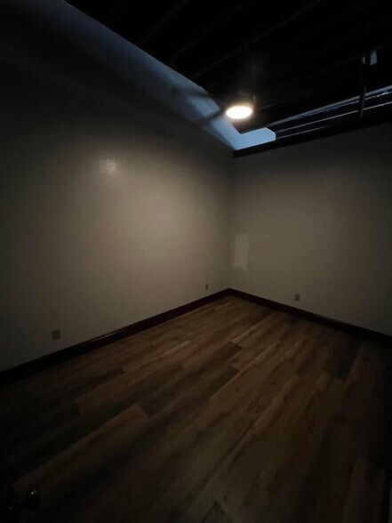 More Photos Of 119 E 5th St, Bonham Restaurant For Sale