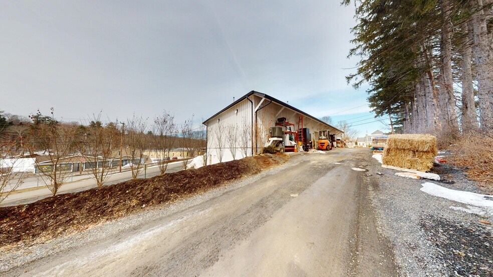 More Photos Of 4 Bona Ventura Ave, Wallkill Auto Repair For Sale