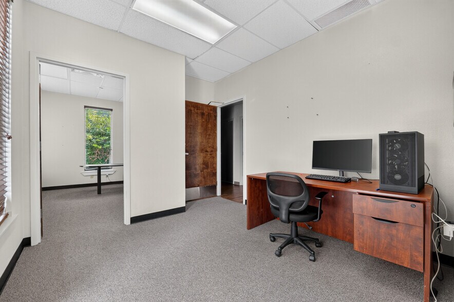 More Photos Of 14603 Huebner Rd, San Antonio Office For Lease