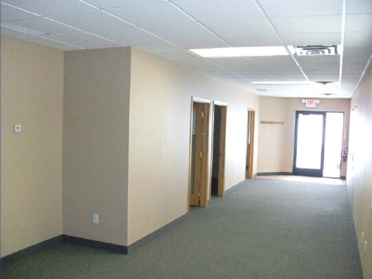 More Photos Of 221 Main St, Elk River Office For Lease