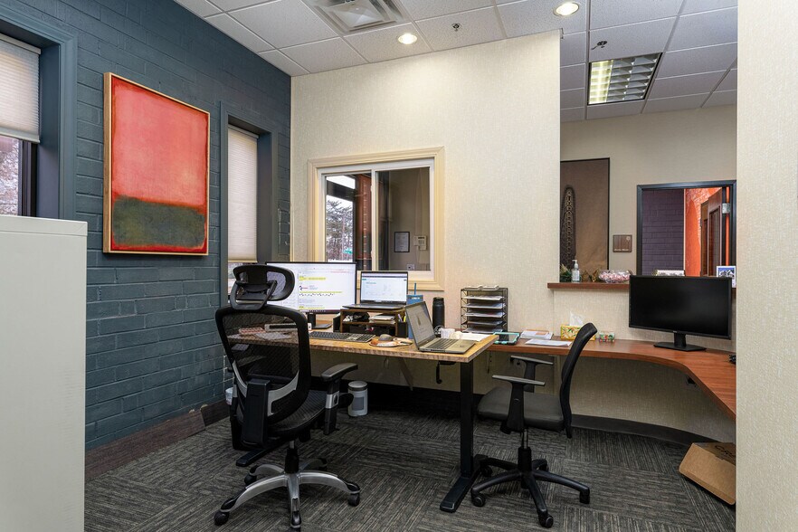 More Photos Of 1330 Potts Ave, High Point Warehouse For Sale