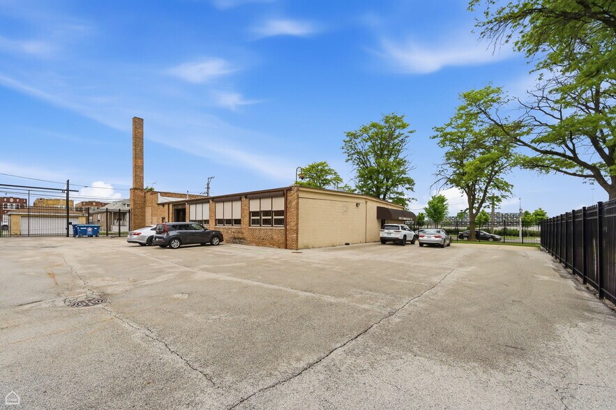 More Photos Of 6200 S Oakley Ave, Chicago Warehouse For Sale