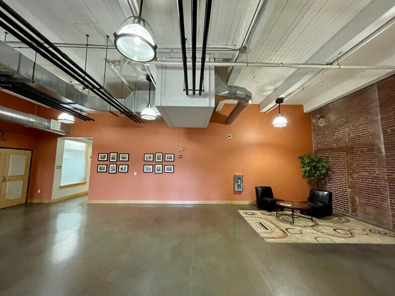 More Photos Of 10 Water St, Waterville Apartments For Lease