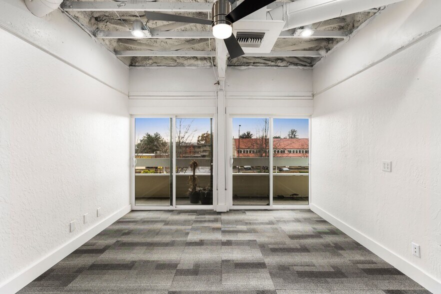 More Photos Of 22030 7th Ave S, Des Moines Medical For Sale