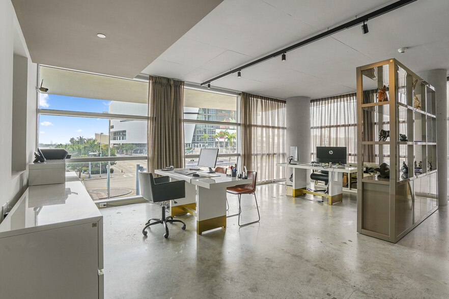 Primary Photo Of 888 Biscayne Blvd, Miami Office Residential For Lease