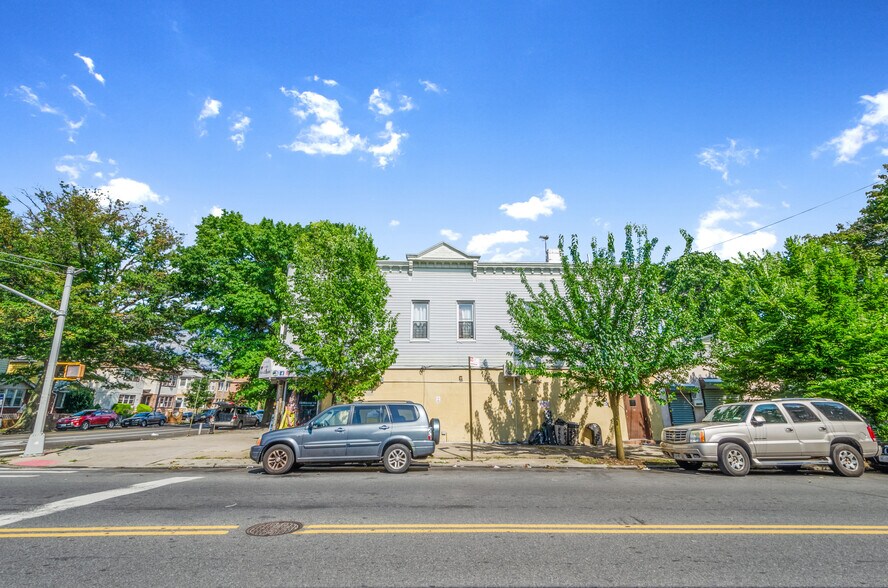 More Photos Of 3602-3604 Clarendon Rd, Brooklyn Storefront Retail Residential For Lease