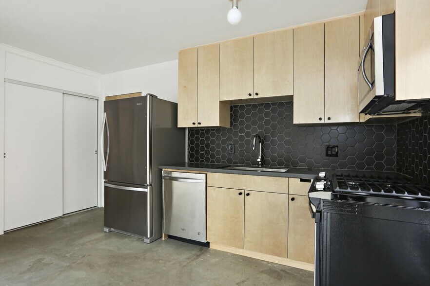 More Photos Of 146 N Vendome St, Los Angeles Apartments For Sale