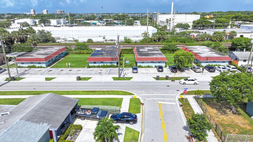 More Photos Of 3307 Windsor Ave, West Palm Beach Multifamily For Sale