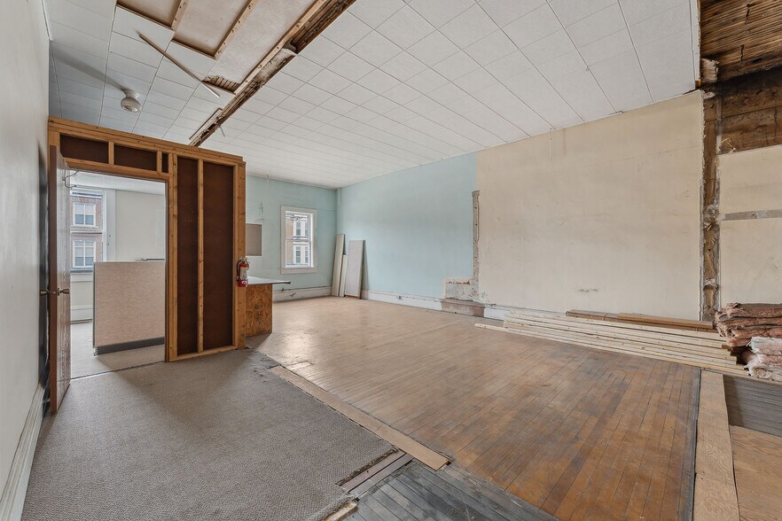 More Photos Of 223 E Main St, Reedsburg Storefront Retail Office For Sale