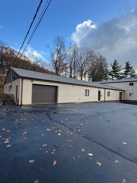 More Photos Of 1777 N Colony Rd, Meriden Warehouse For Lease