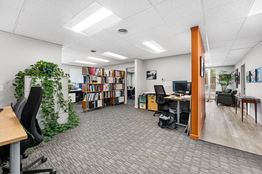 More Photos Of 709 W Littleton Blvd, Littleton Office For Sale