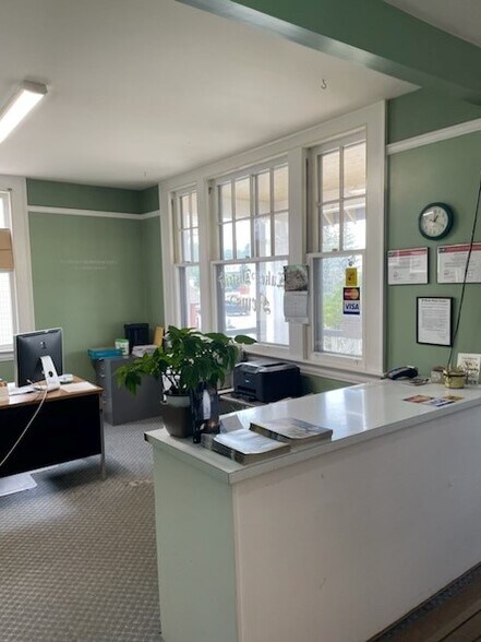 More Photos Of 23 3rd Ave ave, Burns Lake Office For Sale