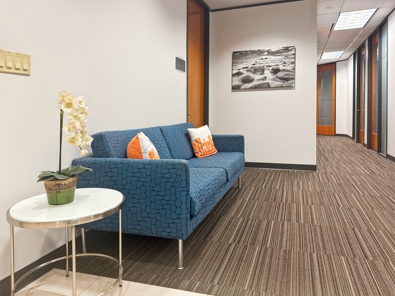 More Photos Of 7300 W 110th St, Overland Park Coworking Space