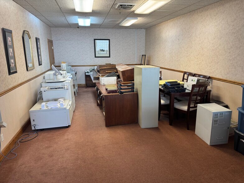 More Photos Of 221 W Main St, Burley Medical For Sale