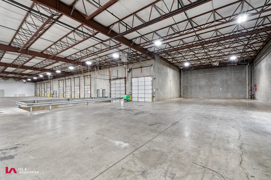 More Photos Of 3715 Atlanta Industrial Pky NW, Atlanta Warehouse For Lease