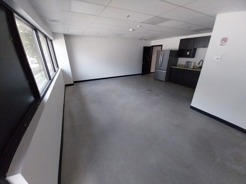 More Photos Of 49 Canterbury St, Worcester Manufacturing For Lease