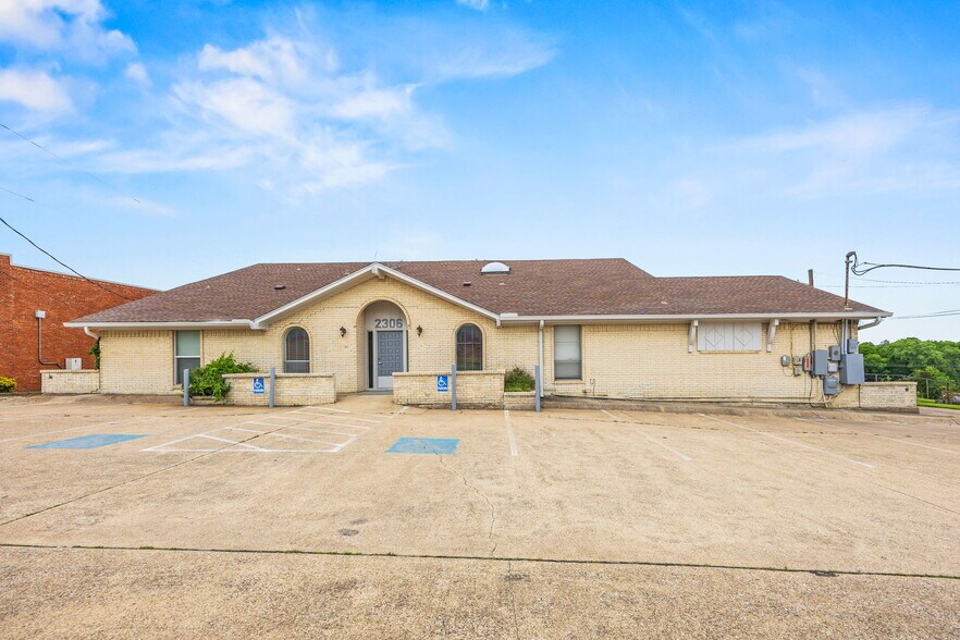 Primary Photo Of 2306 Ridge Rd, Rockwall Medical For Sale
