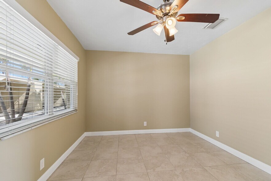 More Photos Of 2307 Bay Blvd, Indian Rocks Beach Apartments For Sale