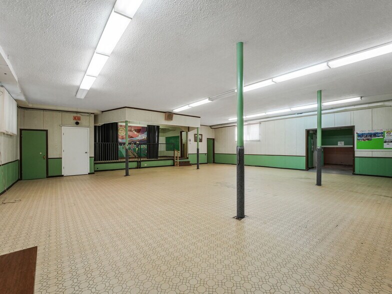 More Photos Of 9630 74 Av NW, Edmonton Flex For Sale